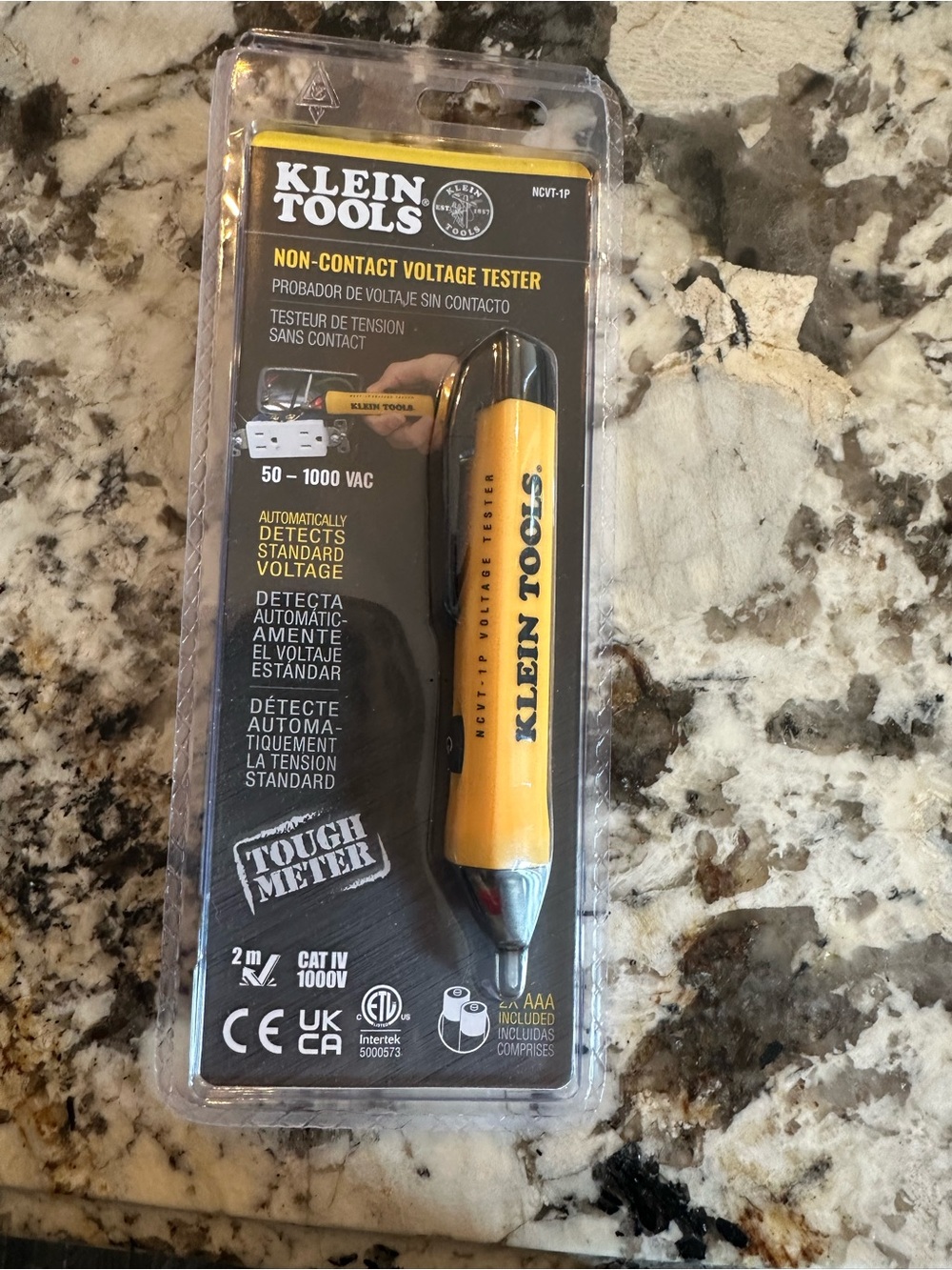 NEW!! Klein Tools Non-Contact Voltage Tester - Yellow